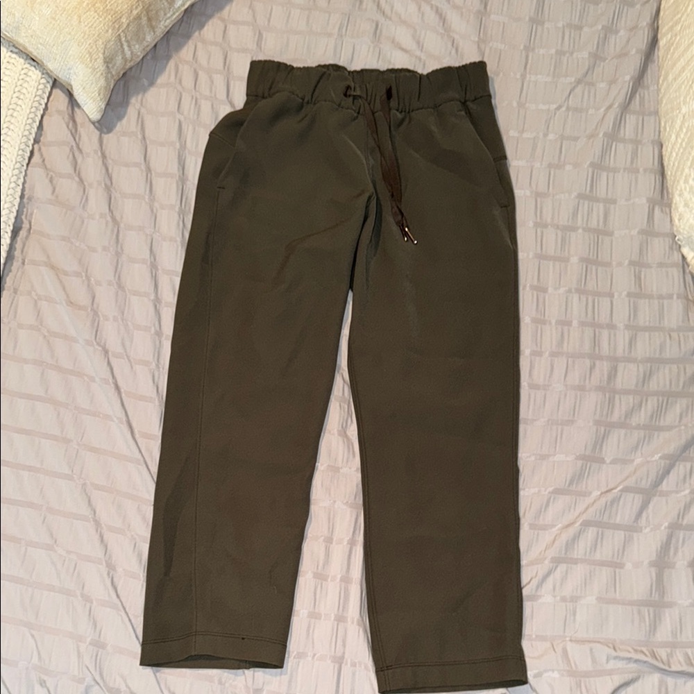 Green capri lululemon pants